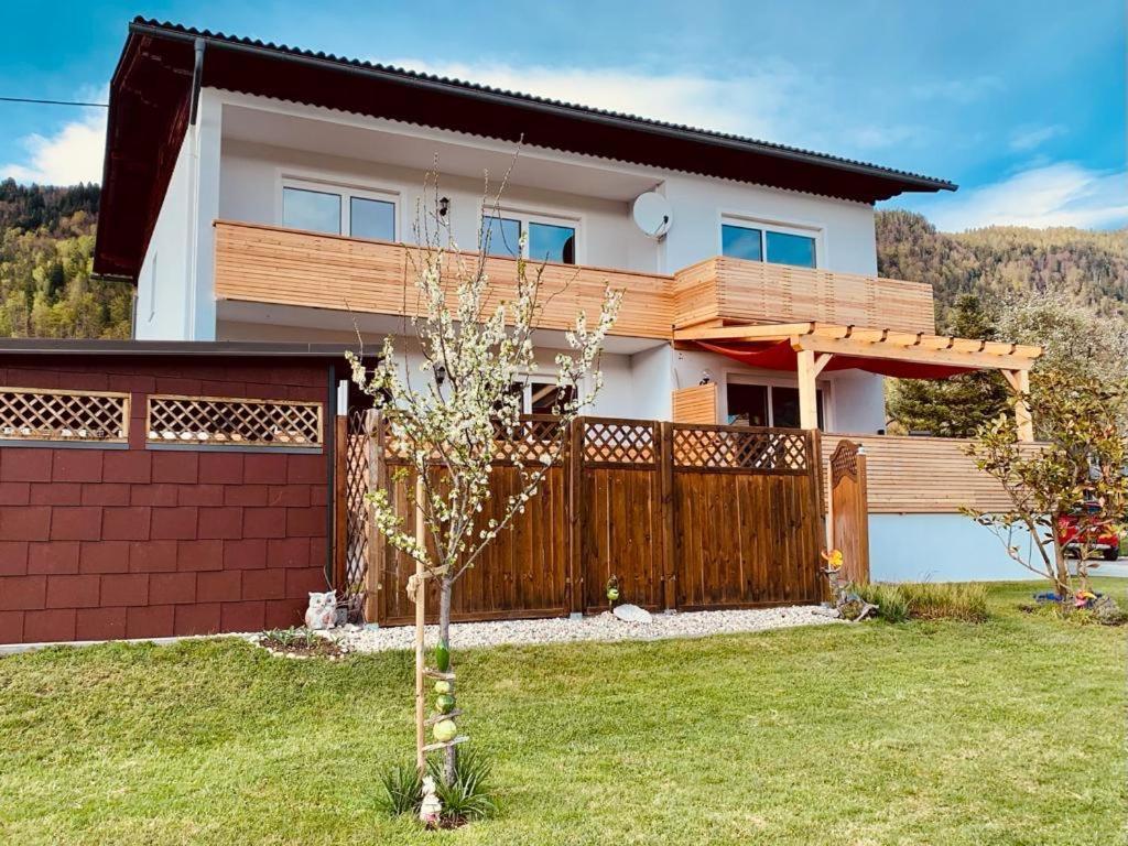 Ferienwohnung Resi Mit Traumhaftem Seepanorama Steindorf am Ossiacher See Exteriér fotografie